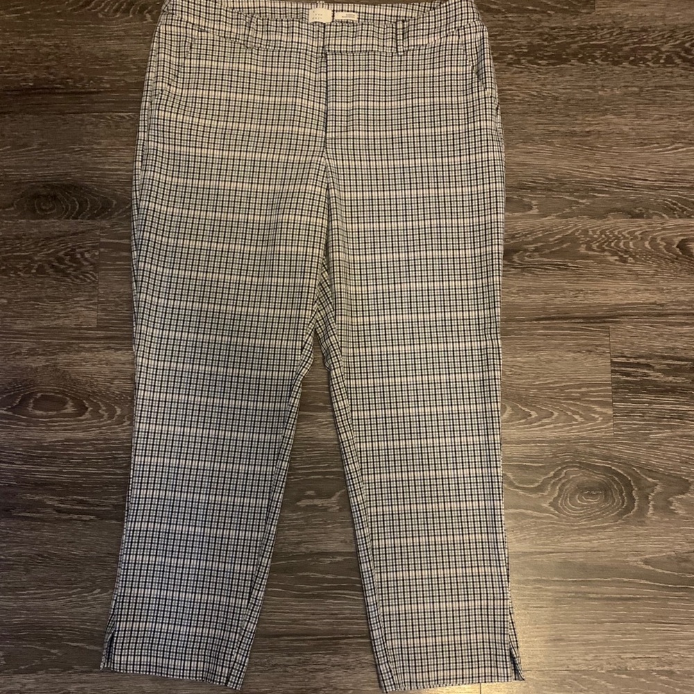 Cropped plaid pants